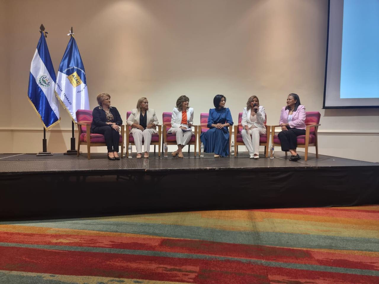Foro La Mujer en la Logística 2024: Liderazgo que Transforma